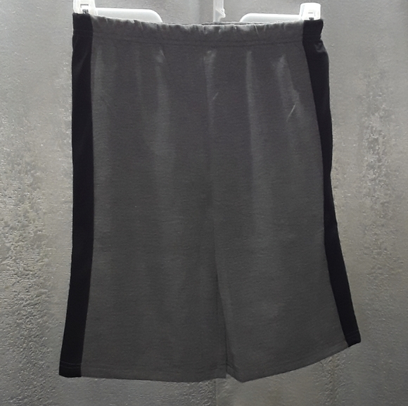 New 3 Piece Skull PJ Set - Picture 3 of 5